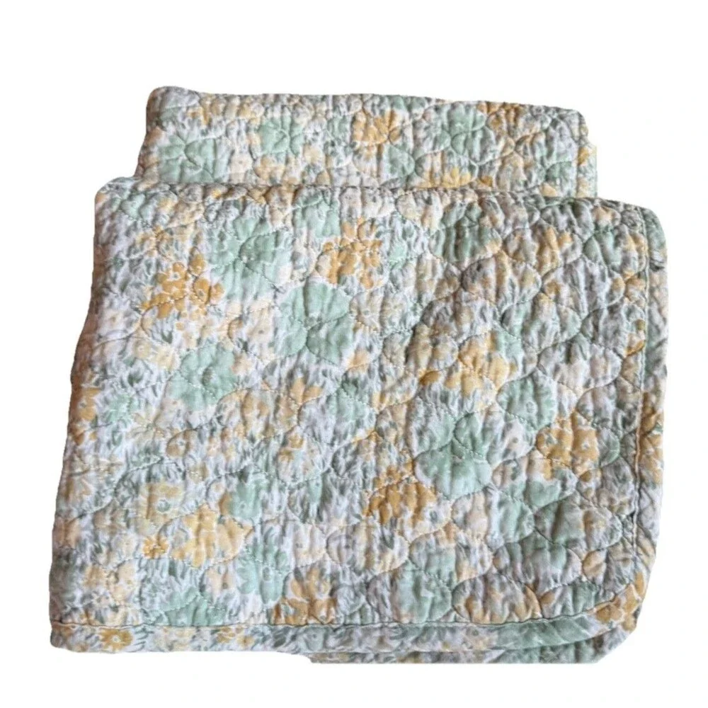 TAHARI Home Set Of Two Quilted Standard Pillow Shams 21